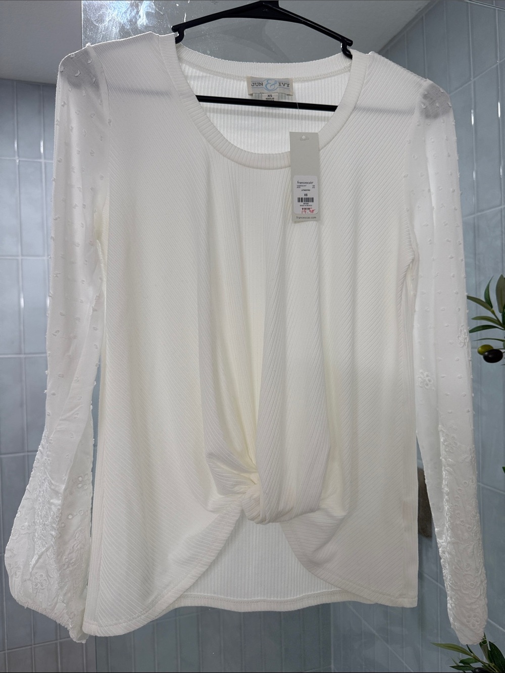 Francesca's Collections Ivory Knot Front Long-Sleeve Top